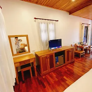 opera-premier-hotel.hotelsluangprabang.com/